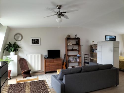 Loft Confortable Et Calme — hotel in Arcueil