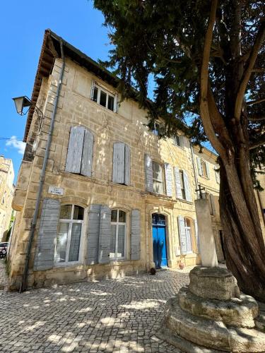Le Doyenne Hotel Particulier Centre Ancien De Tarascon — Tarascon