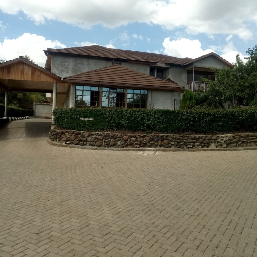 Top Cliff - carbon neutral hotel in Nakuru