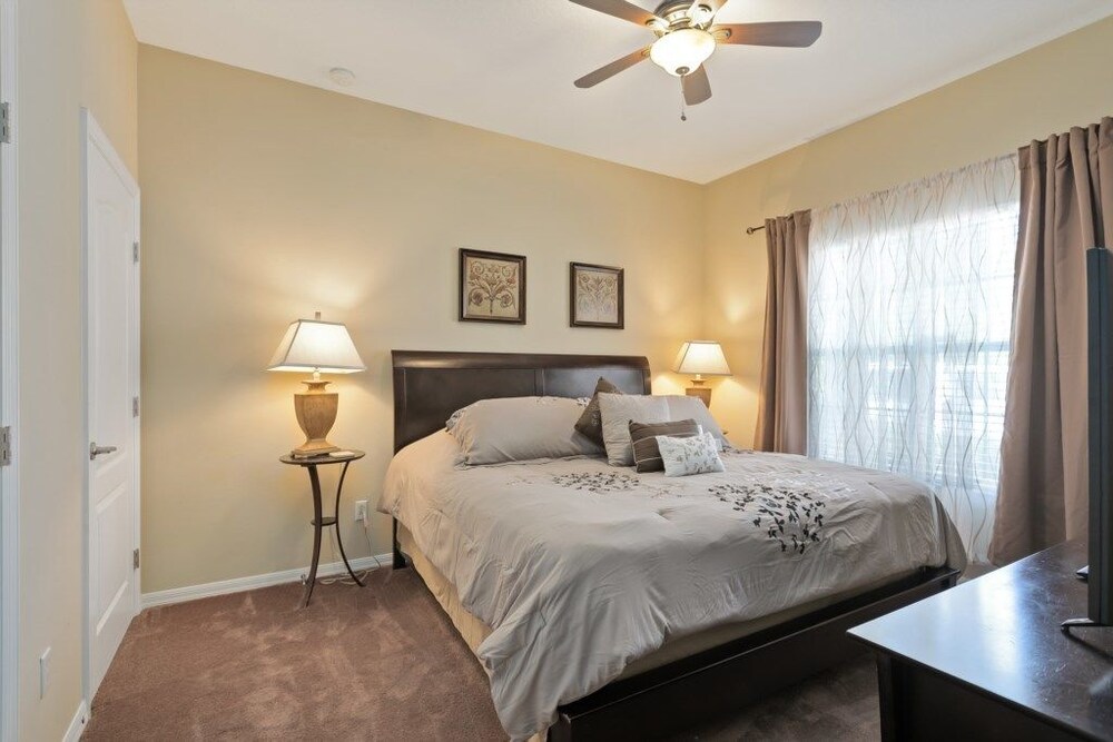 4BR Townhome Paradise Palms by SHV 8978 - photo 3