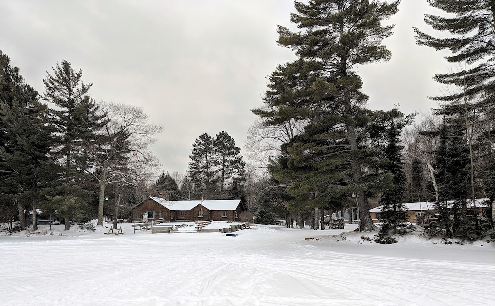 Coadys' Point of View Lake Resort - photo 414
