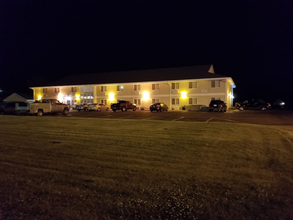 Bilmar Inn & Suites Dell Rapids Near Sioux Falls - photo 171