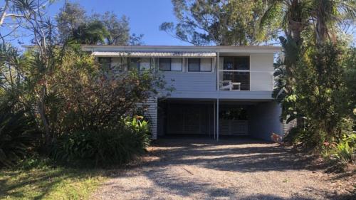 Fun Beach Comfort Air Con & Wifi in Hawks Nest, Australia