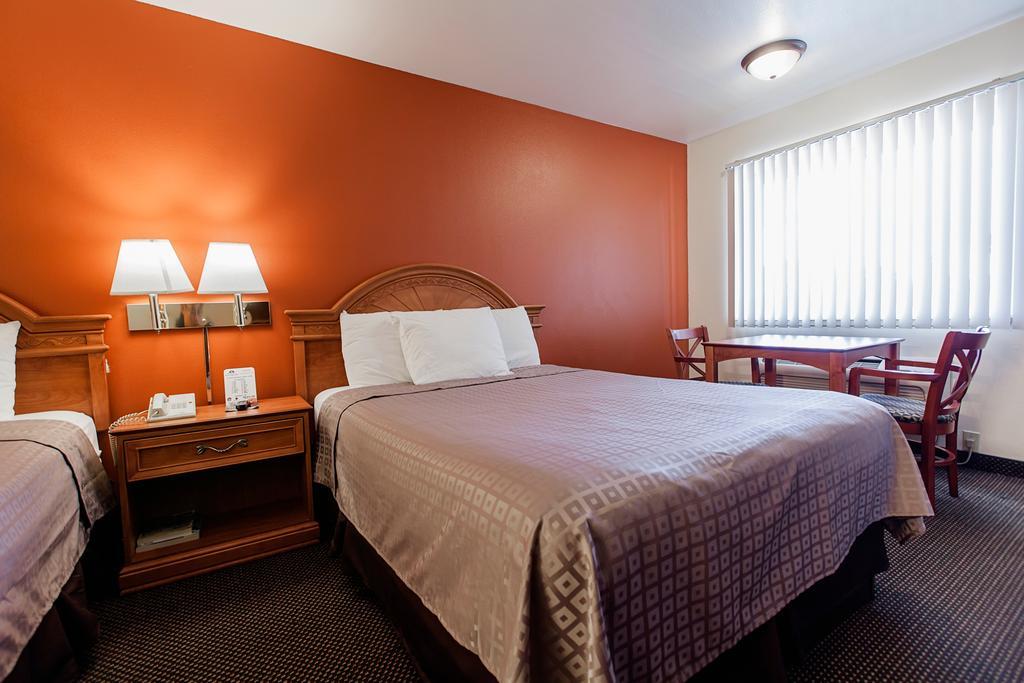 Americas Best Value Airport Inn - photo 6