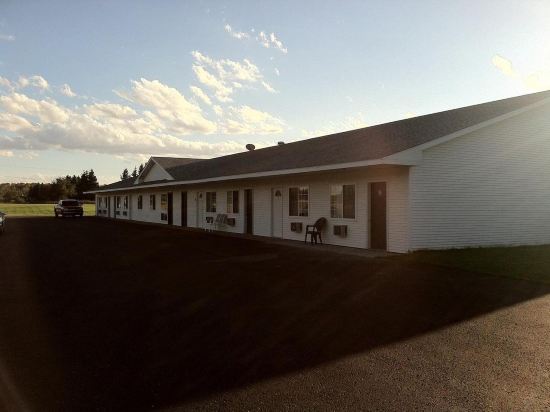 Village Inn Motel — Chatham