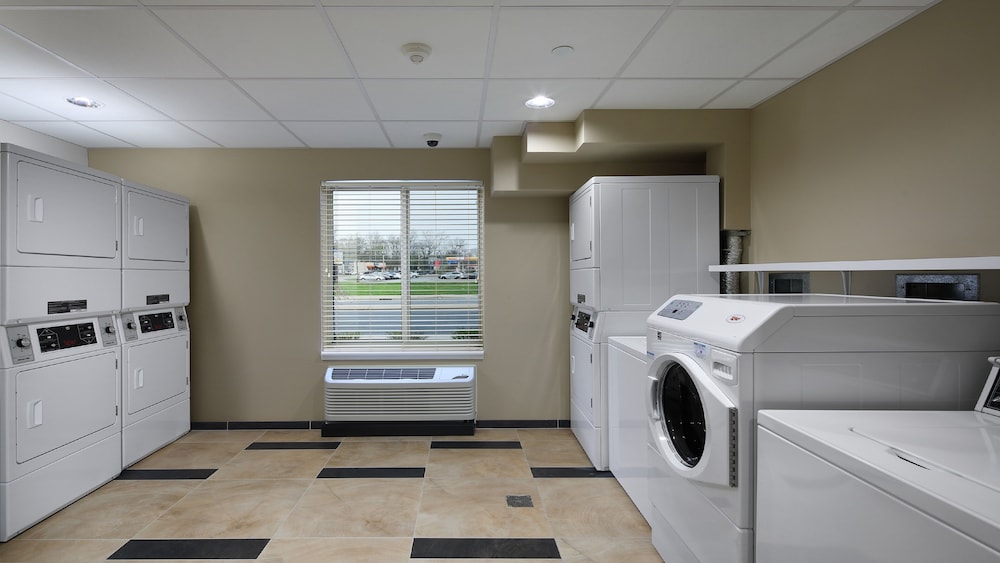 Candlewood Suites Newark South University Area by IHG - photo 14