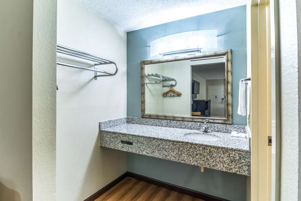 Motel 6 Kenly NC - photo 15