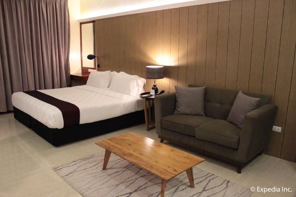 One Vittoria Hotel — hotel in Bantay