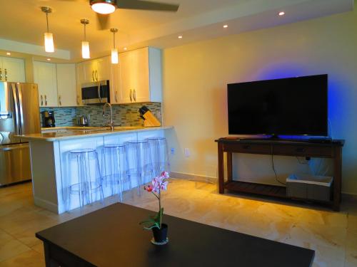 2br Luxury Beachfront Duplex Villa On Sapphire Beach Iii 7012709 — East End