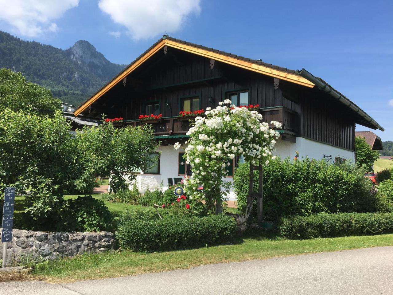 Ferienwohnung Meindl Elfi An Der Drachenwand 44 — 4-Star Luxury Hotel in Mondsee, Austria