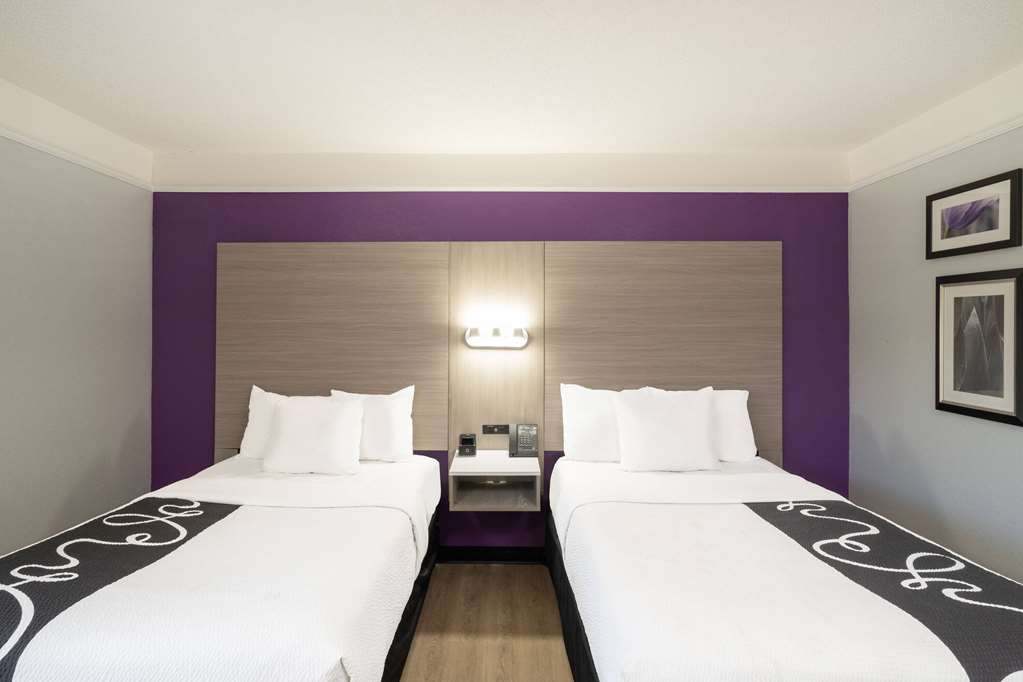La Quinta Inn & Suites by Wyndham Birmingham Hoover - photo 38