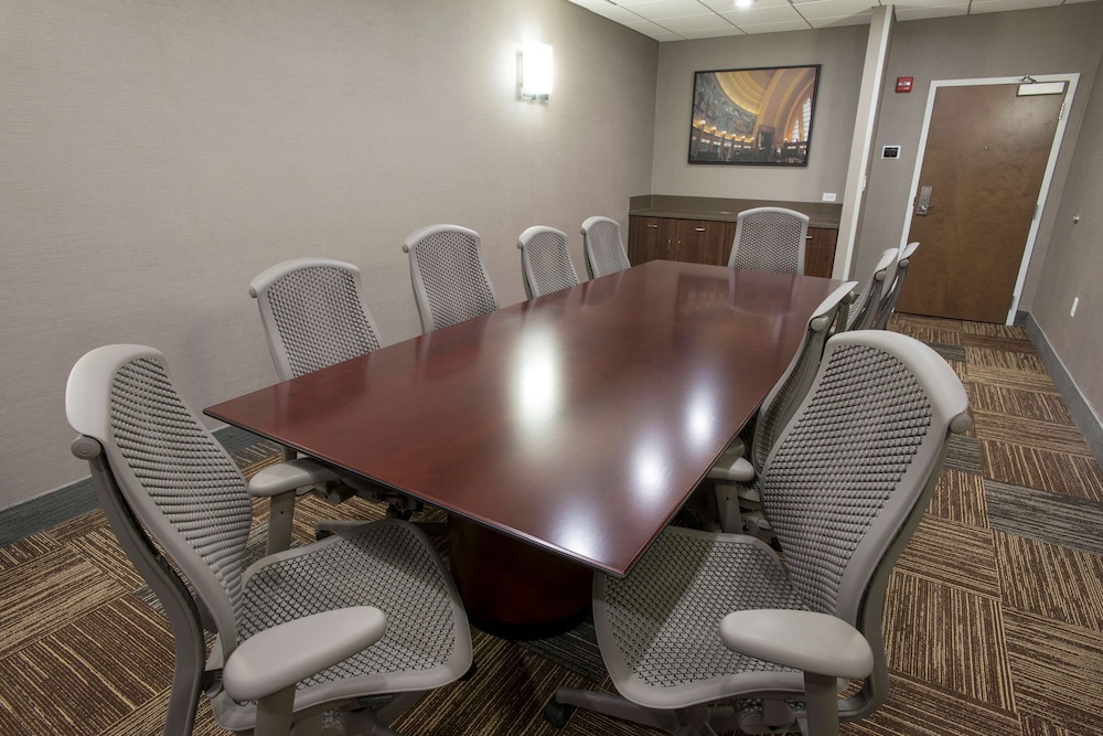 Hampton Inn & Suites Cincinnati Kenwood - photo 52