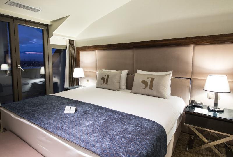 Inside Hotel Sisli - last minute hotel in Istanbul