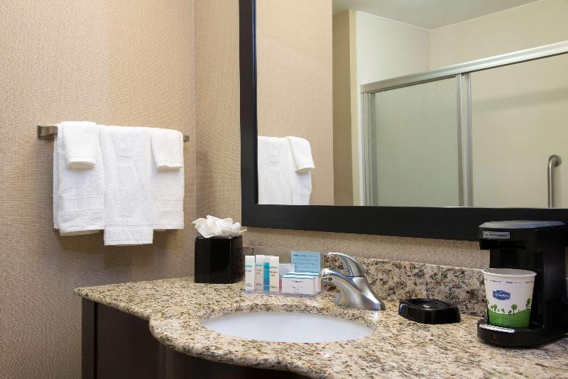 Hampton Inn & Suites Crawfordsville - photo 47