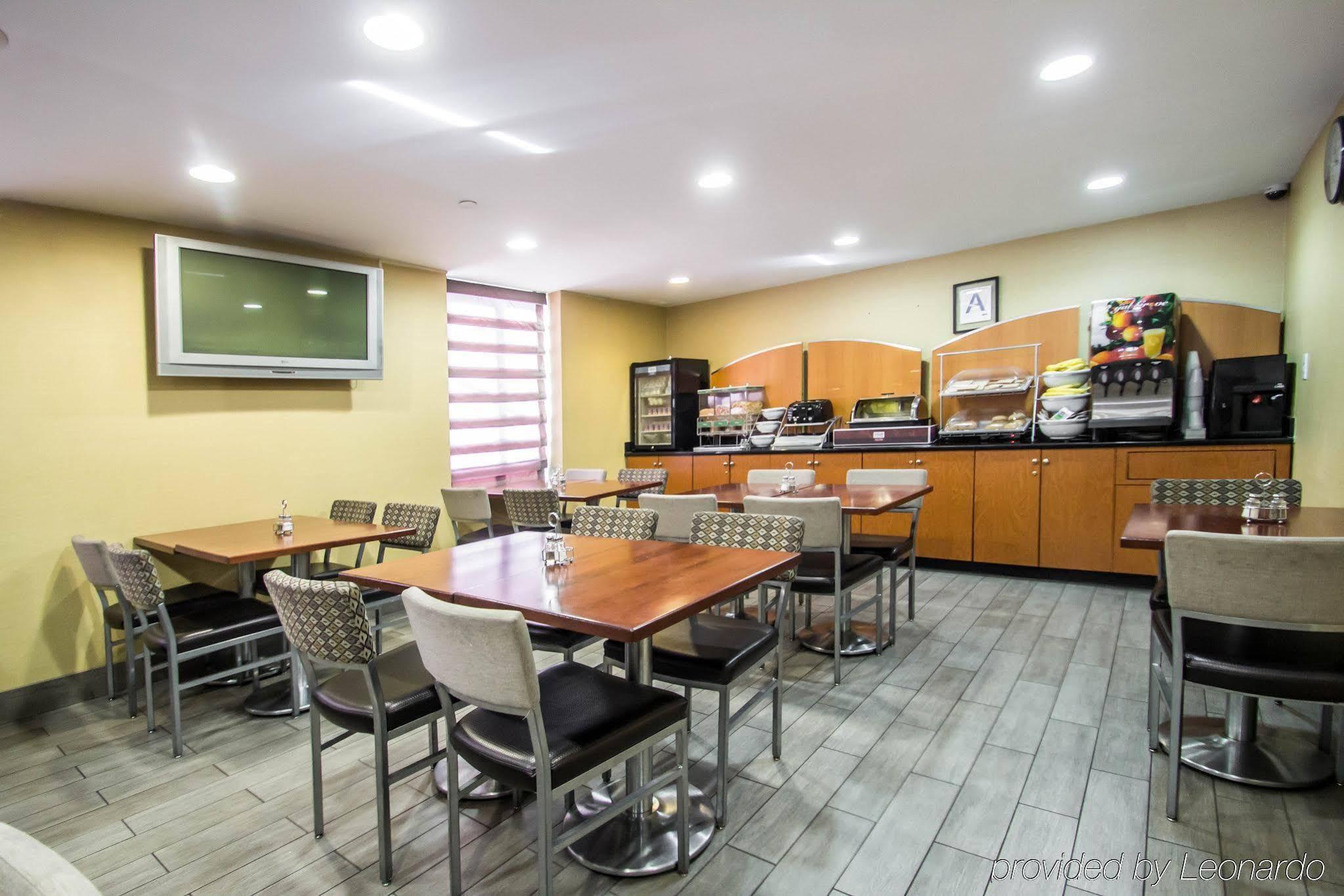 Red Lion Inn and Suites Brooklyn - photo 21