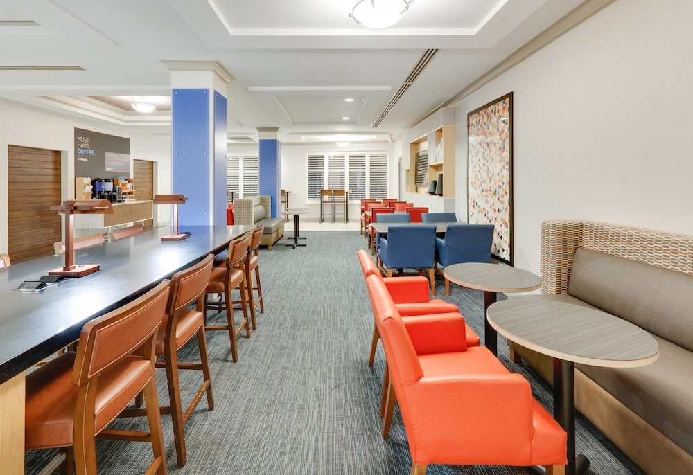 Holiday Inn Express & Suites Dublin by IHG - photo 17