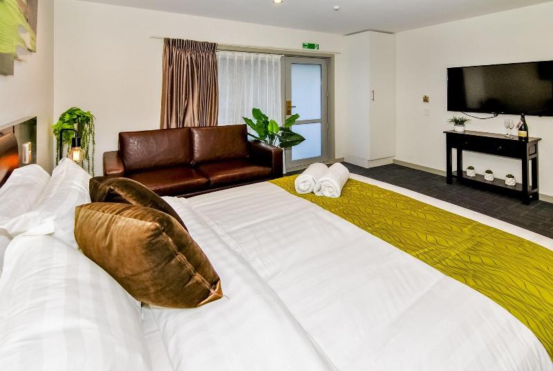 Newlands Court Motel in Wellington, New Zealand