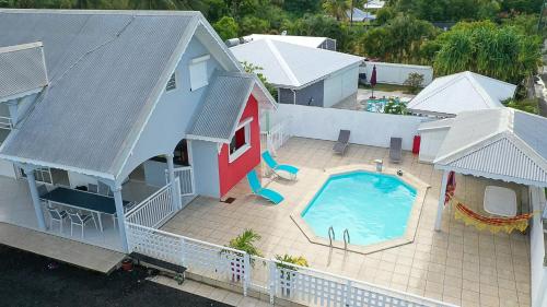 Villa spacieuse avec piscine à Sainte Anne — 4-Star Luxury Hotel in Sainte-Anne, Guadeloupe