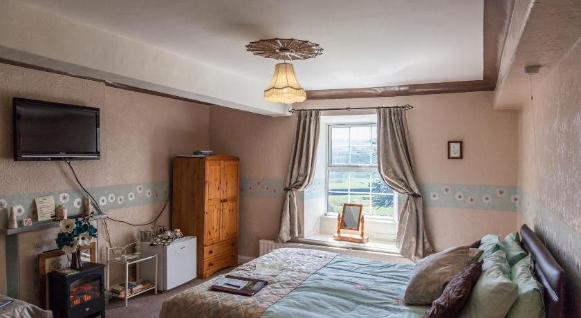 Newlands Hall Farmouse B&B — 4-Star Luxury Hotel in Bishop Auckland, United Kingdom