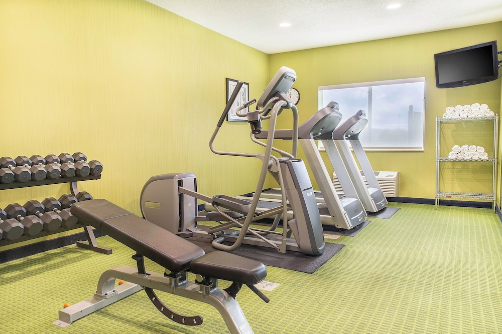 Fairfield Inn & Suites Fargo - photo 16