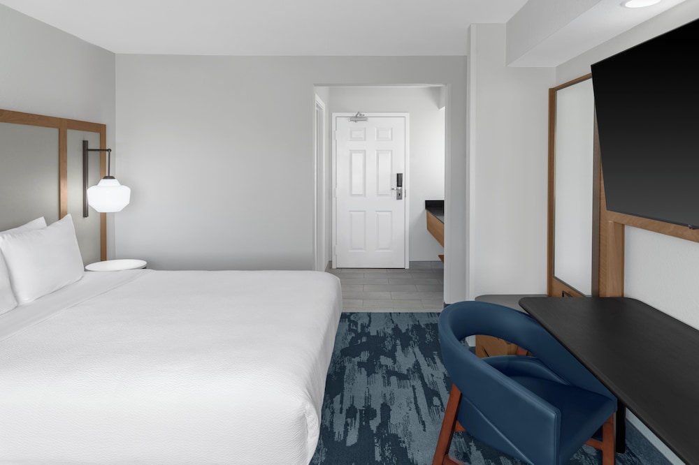 Fairfield Inn & Suites by Marriott San Francisco San Carlos - photo 20