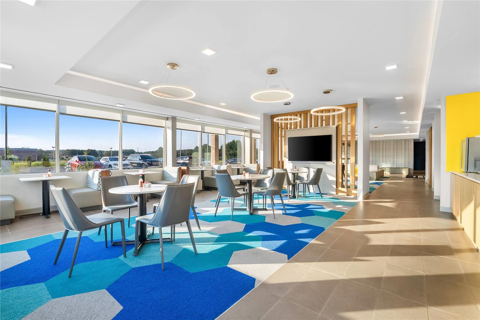 Microtel Inn and Suites by Wyndham Prattville Montgomery - photo 9