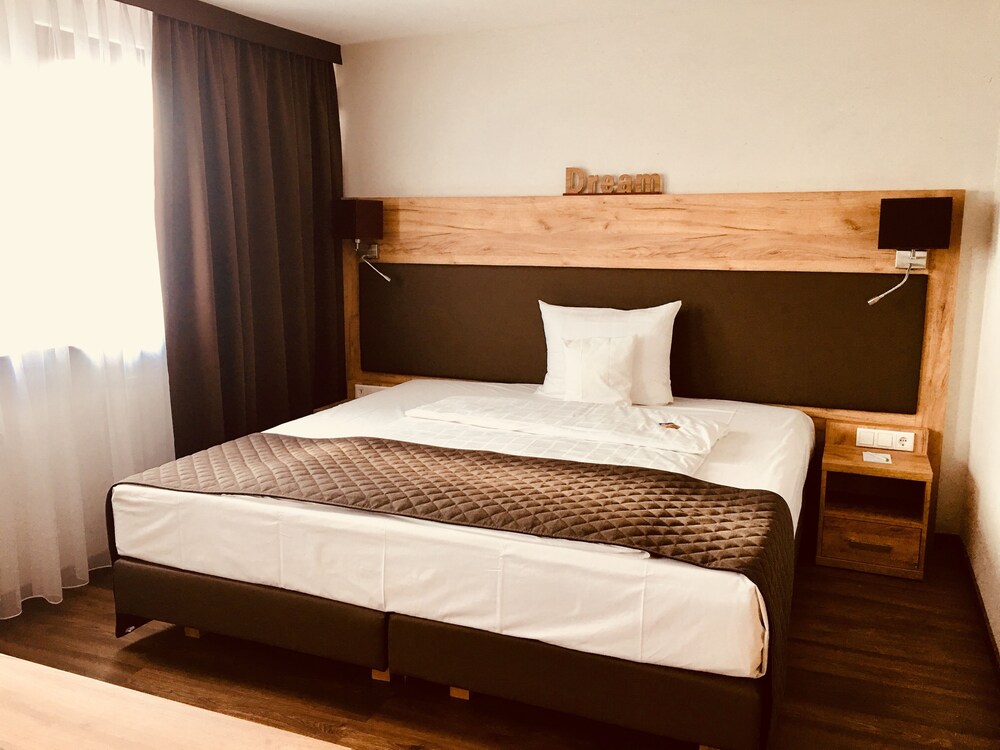 Neo Hotel Linde Esslingen — Esslingen — photo 5