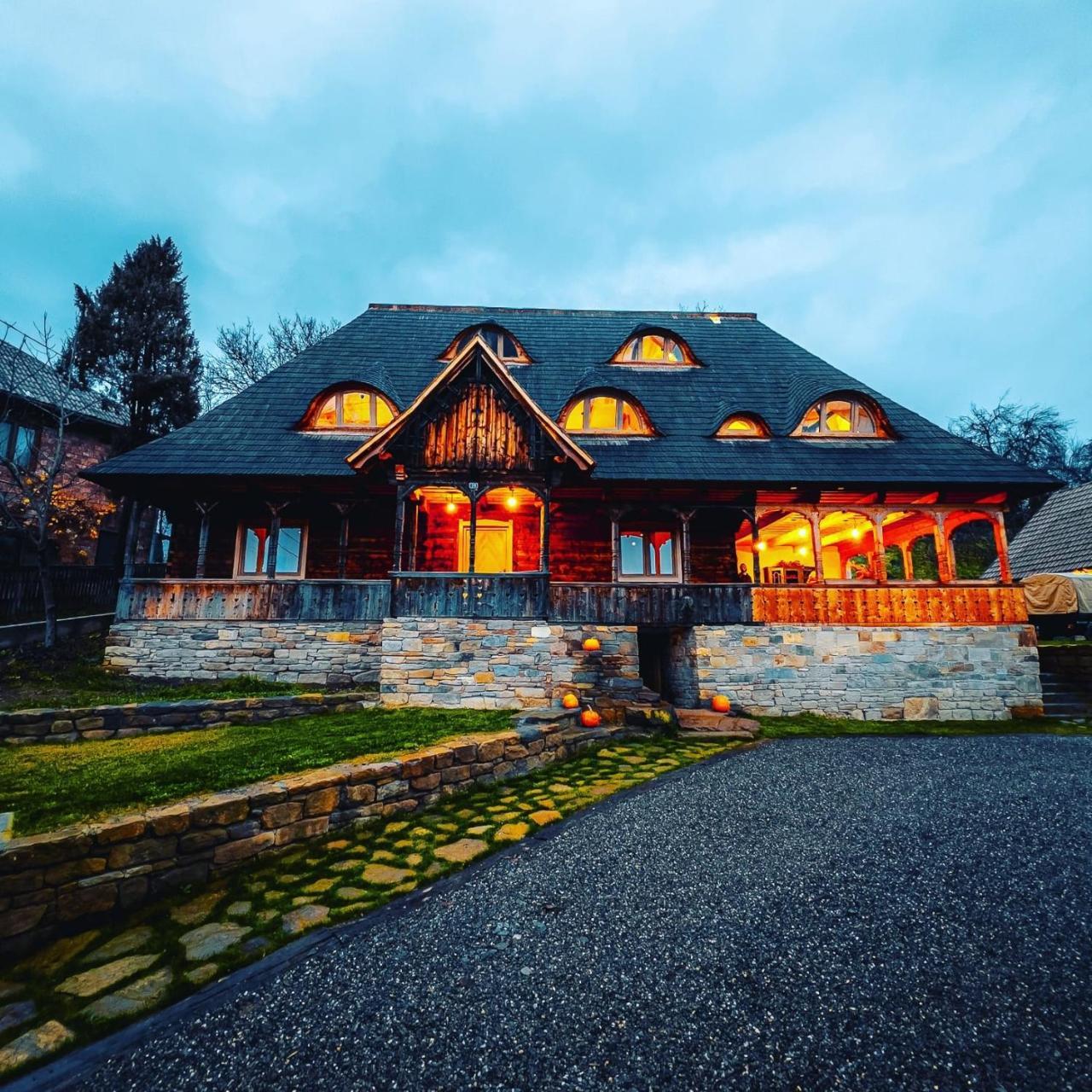 Poieni 39 — 4-Star Luxury Hotel in Poienile Izei, Romania