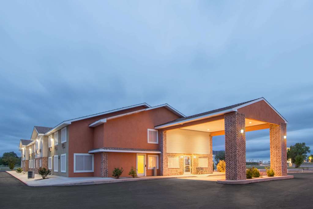 Super 8 by Wyndham Portales - photo 2