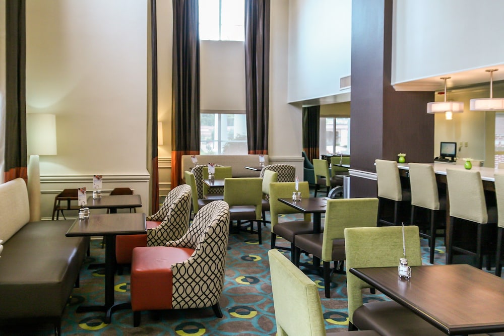 Holiday Inn Express & Suites Vicksburg by IHG - photo 49