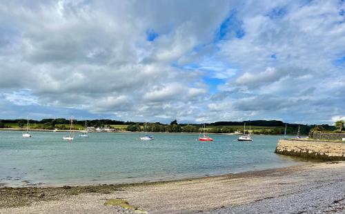 Garddfon Inn — hotel in Y Felinheli