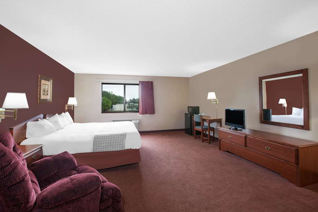 Super 8 by Wyndham Mason City - photo 10