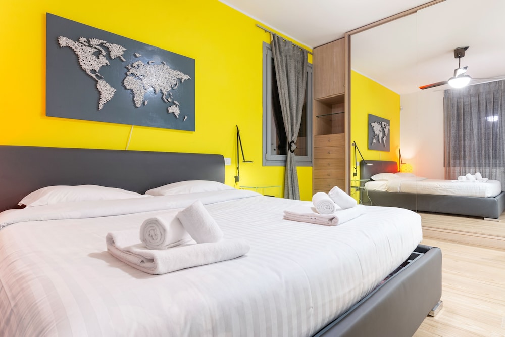 Colorful Boccaccio Apartment — 4-Star Luxury Hotel in Florence, Italy