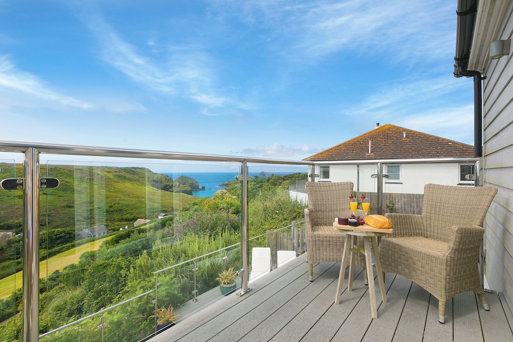 Rowena — 4-Star Luxury Hotel in Helston, United Kingdom