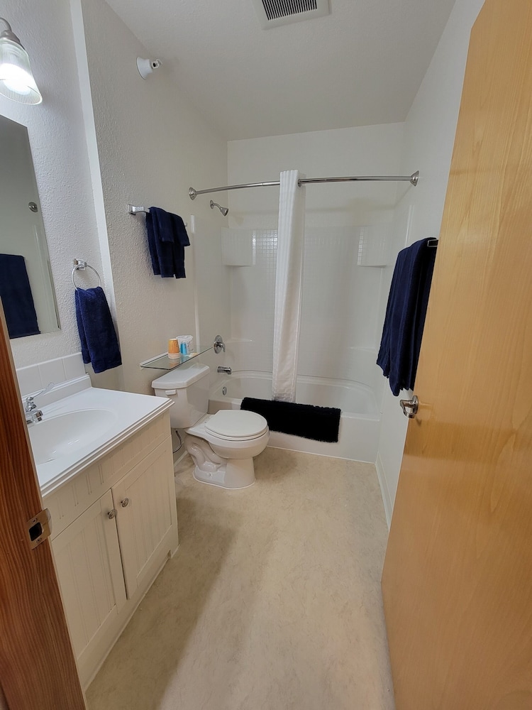 Eagle Bay Inn - photo 13