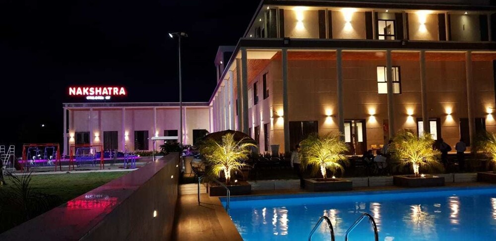Nakshatra Hotel & Resort — hotel in Khargone