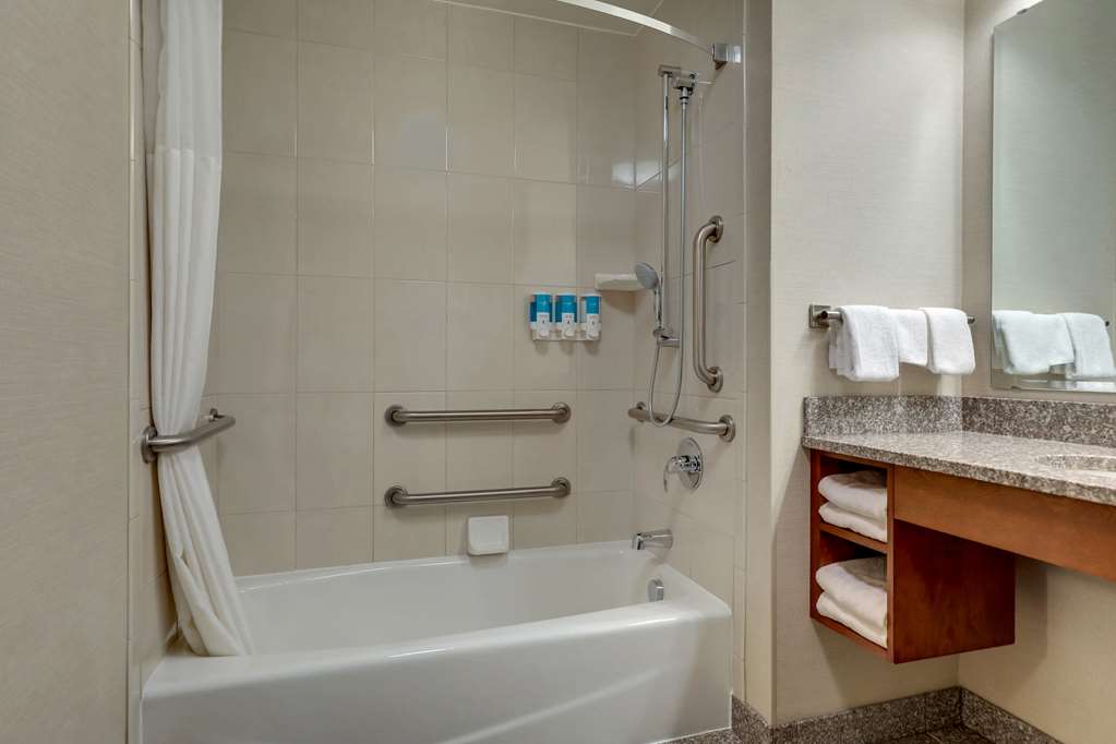 Drury Plaza Hotel Mt. Vernon - photo 45