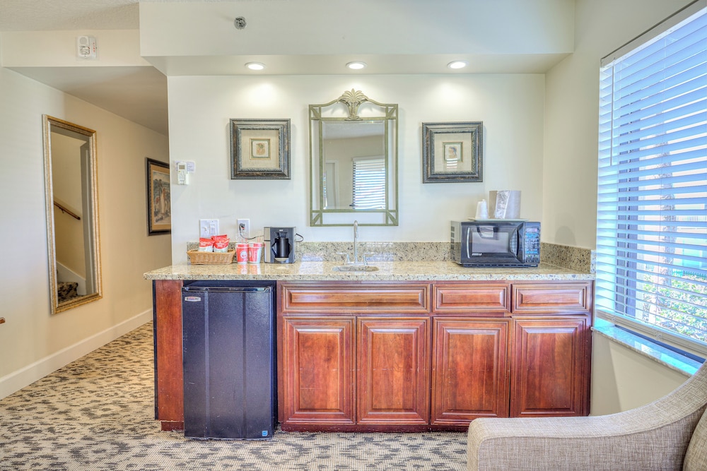 La Fiesta Ocean Inn And Suites - photo 40