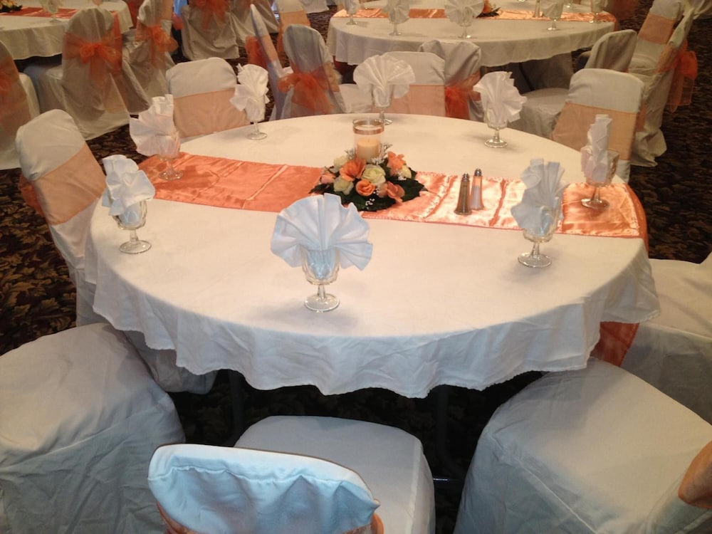 Red Carpet Inn Hazleton - photo 29