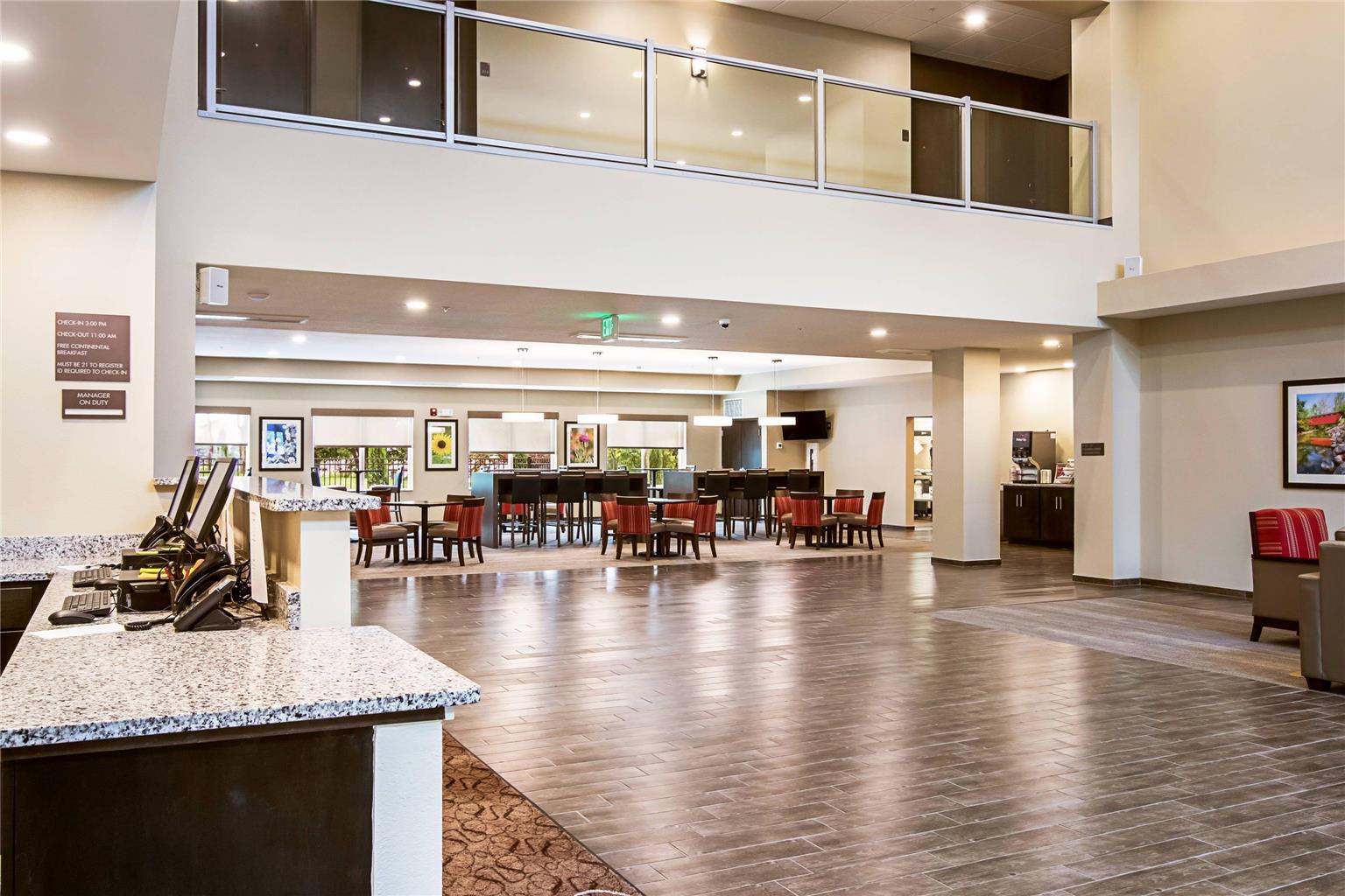 Comfort Suites Wooster near University Campus - photo 10