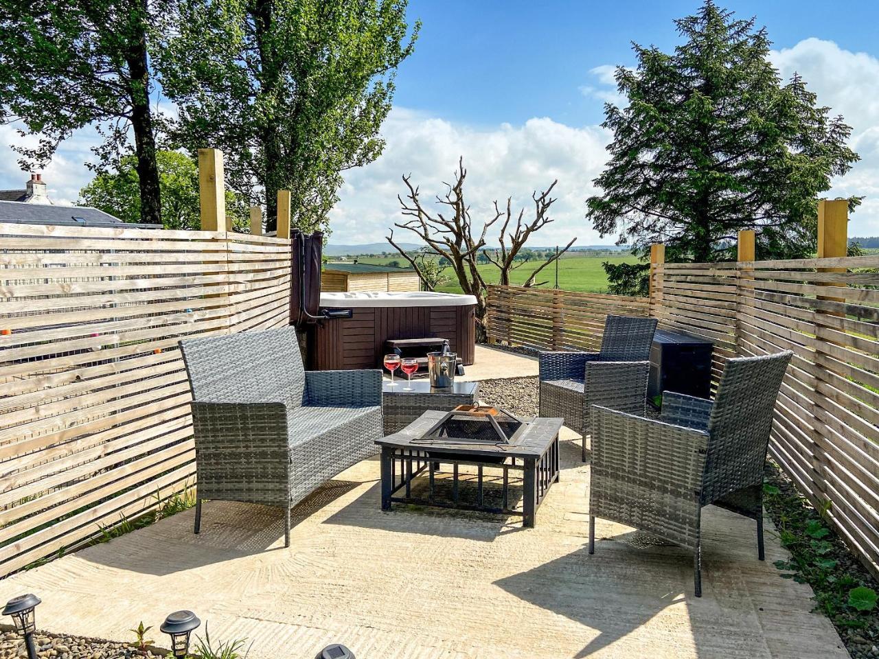 Uk7384 The Hayloft — 4-Star Luxury Hotel in Newmilns, United Kingdom