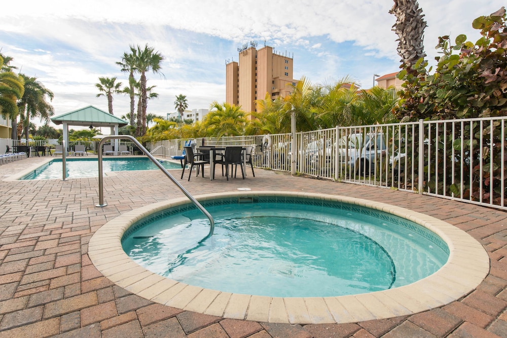 Treasure Island Hotel and Marina - photo 26