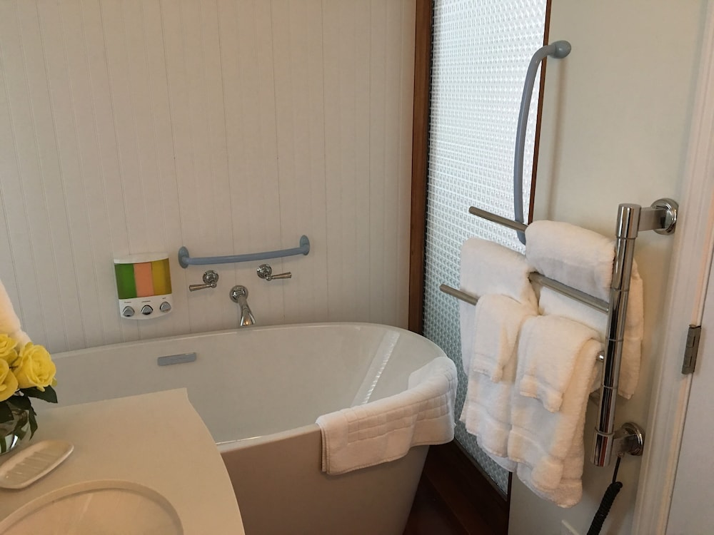 Camden Riverhouse Hotel - photo 57