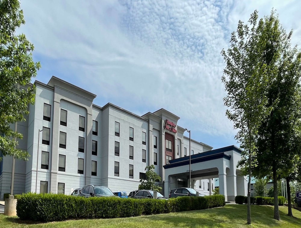 Hampton Inn & Suites Louisville East - photo 40