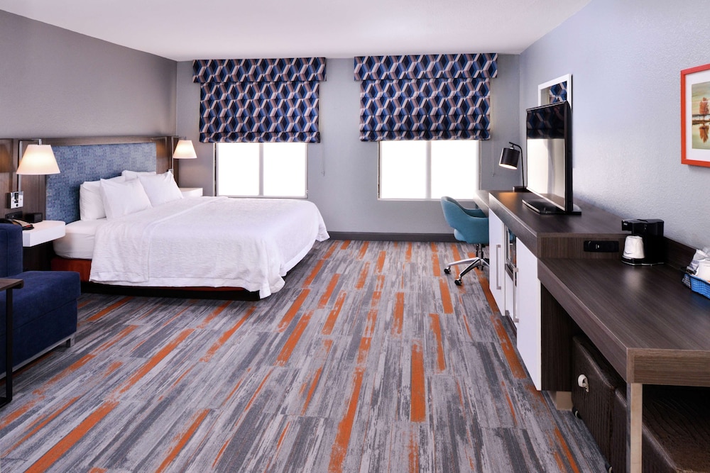 Hampton Inn & Suites Legacy Park Frisco - photo 23