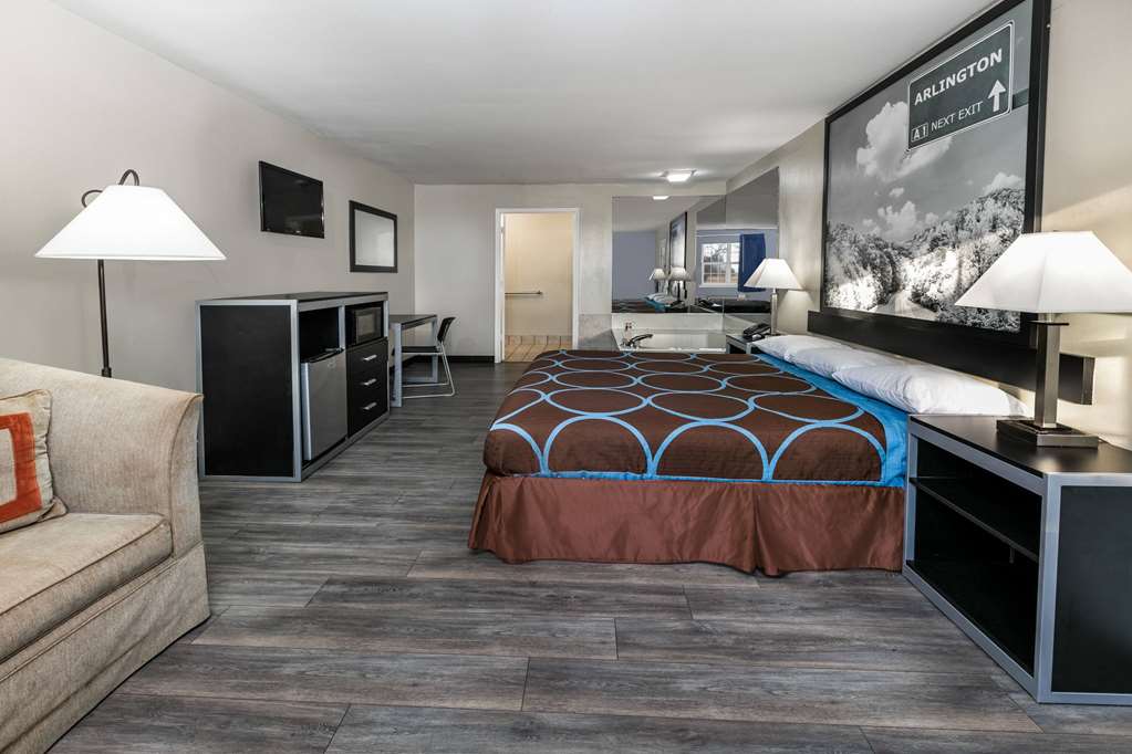 Super 8 by Wyndham Arlington Near AT&T Stadium - photo 9