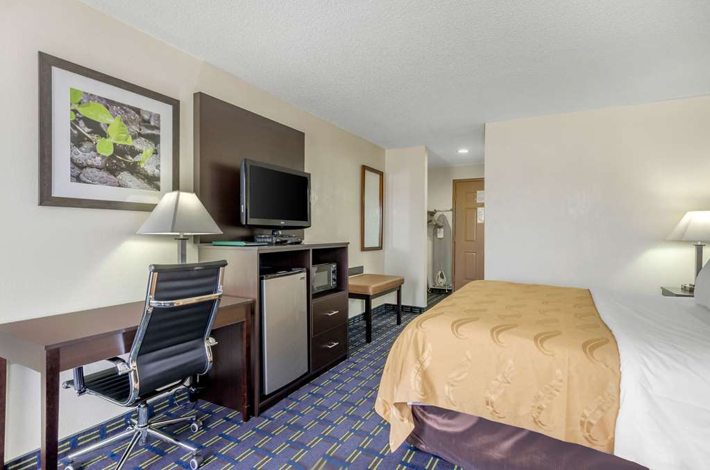 Quality Inn Waynesboro Skyline Drive - photo 9