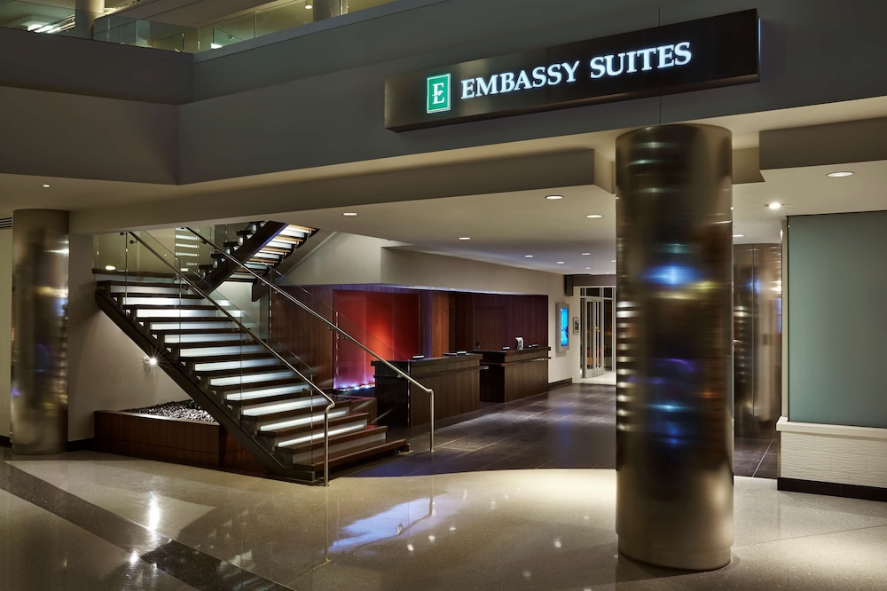 Embassy Suites by Hilton Washington DC Chevy Chase Pavilion - photo 8