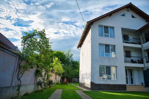 Casa Sima — Calimanesti — photo 2