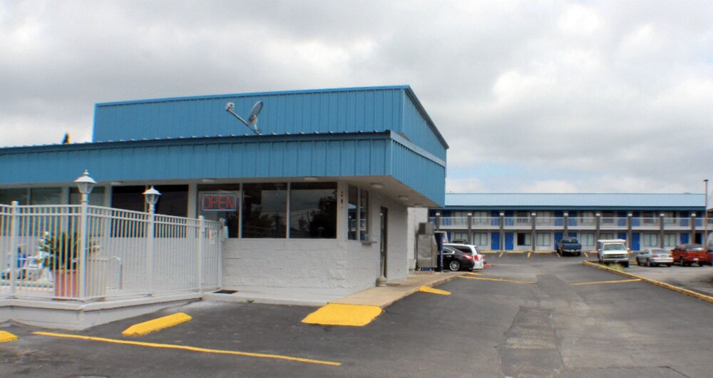 LoneStar Inn in Kerrville, United States